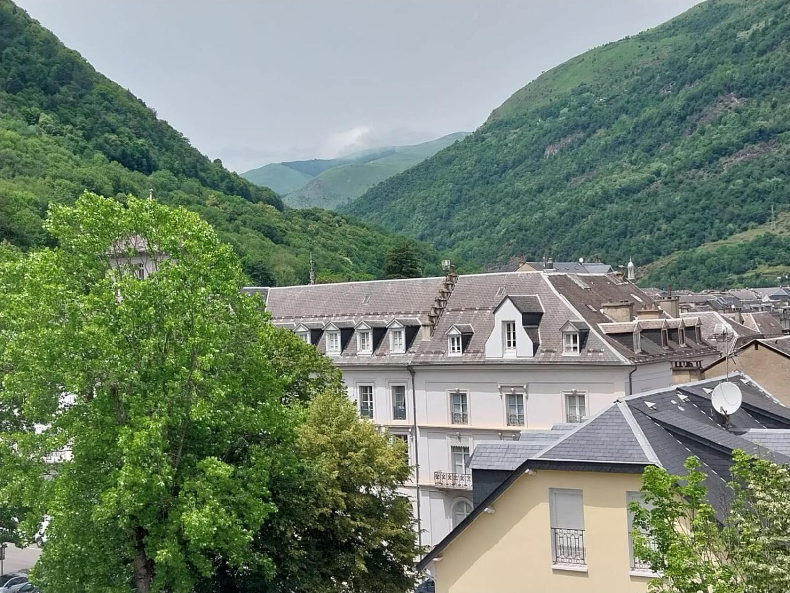 Royal Luchon Aparthotel Bagnères-de-Luchon Екстериор снимка
