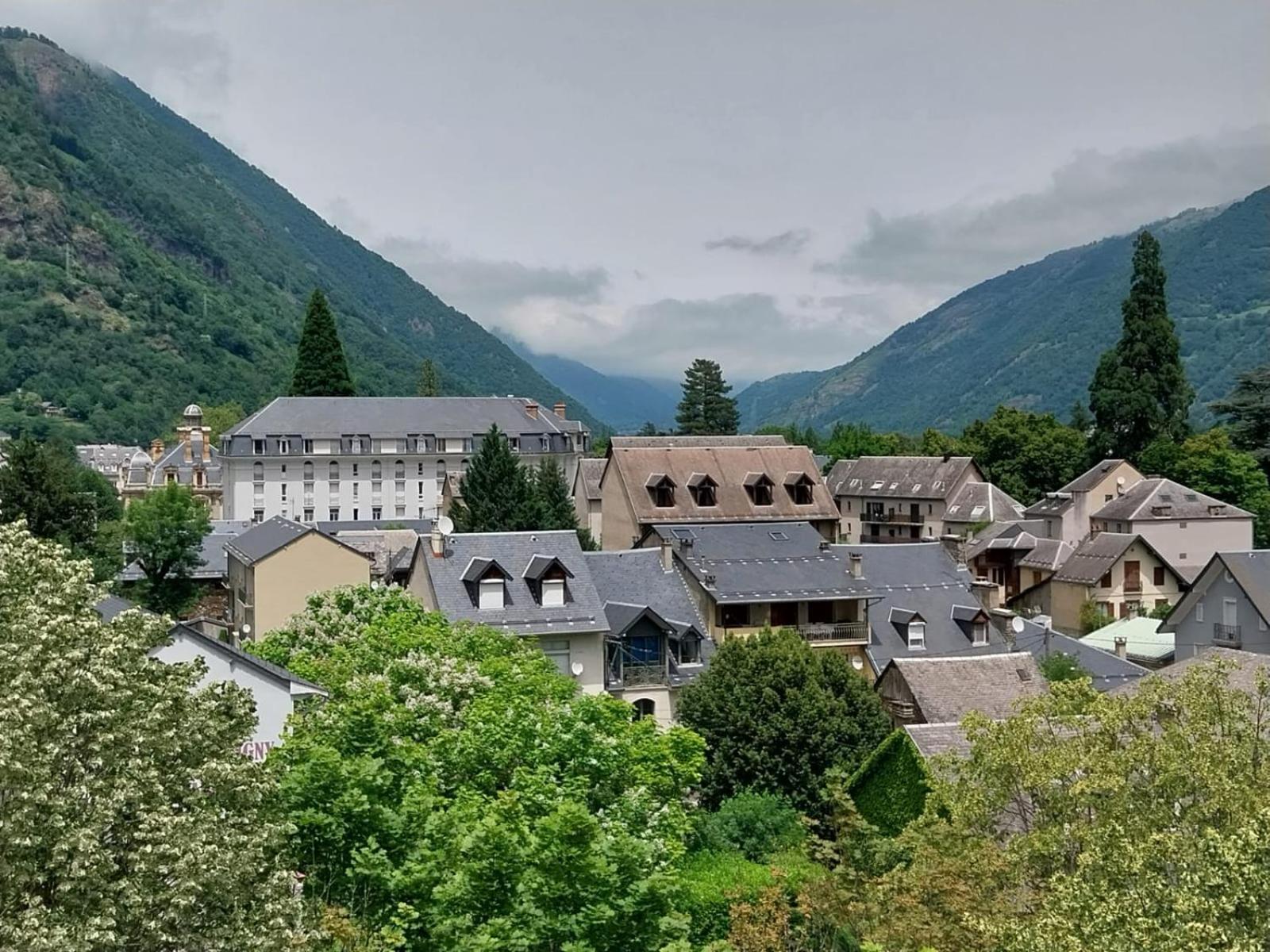 Royal Luchon Aparthotel Bagnères-de-Luchon Екстериор снимка
